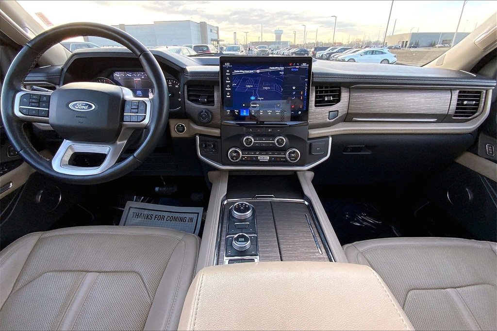 Used 2023 Ford Expedition Limited image 10