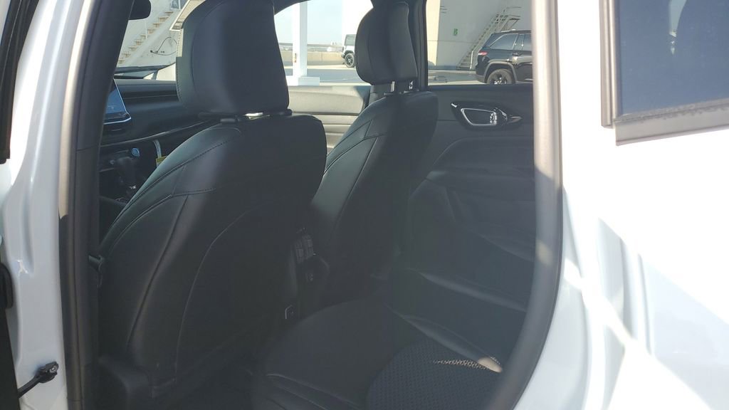 New 2026 Jeep Compass Latitude image 14