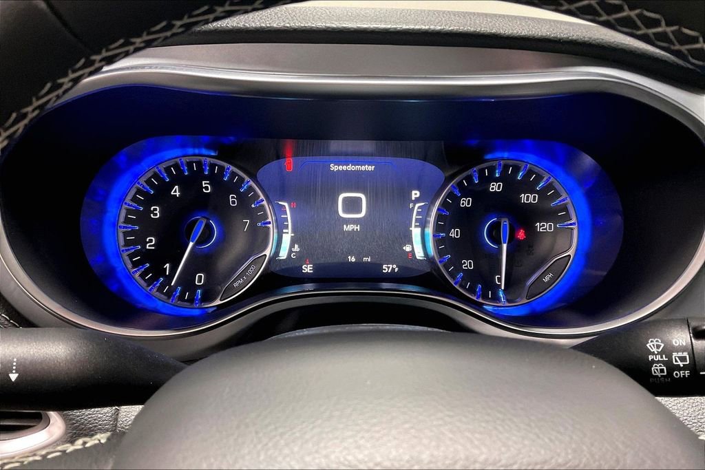 New 2026 Chrysler Pacifica Limited w/ Uconnect Theater Family Group FWD image 15
