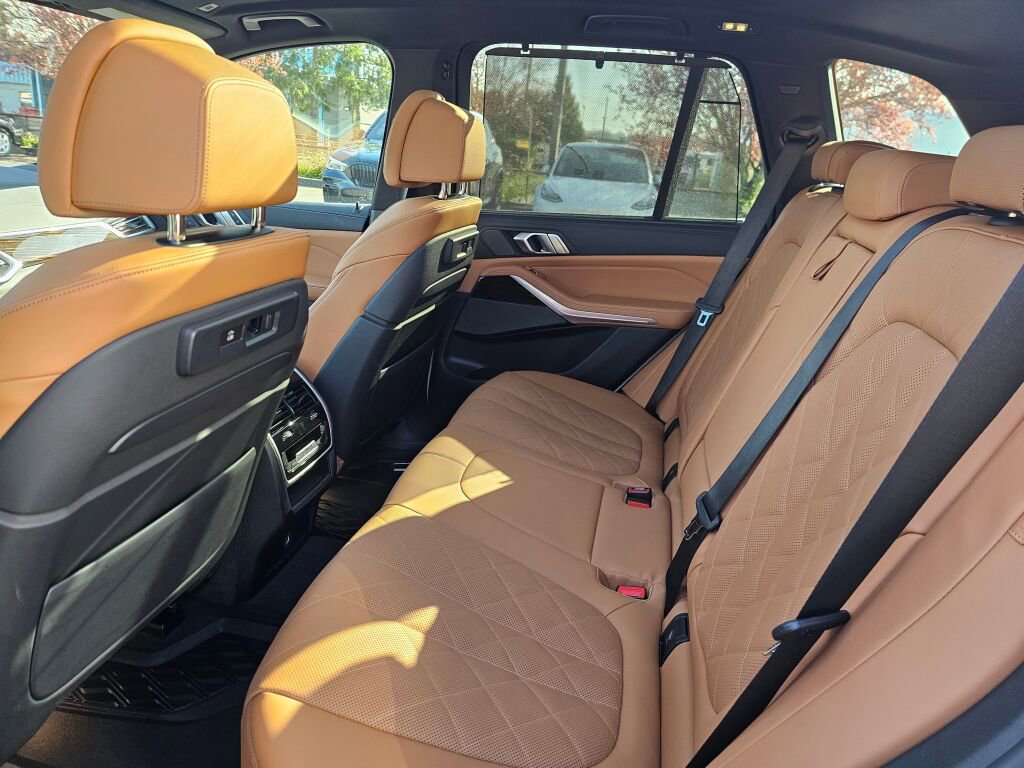 Used 2023 BMW X5 xDrive40i w/ Executive Package image 21