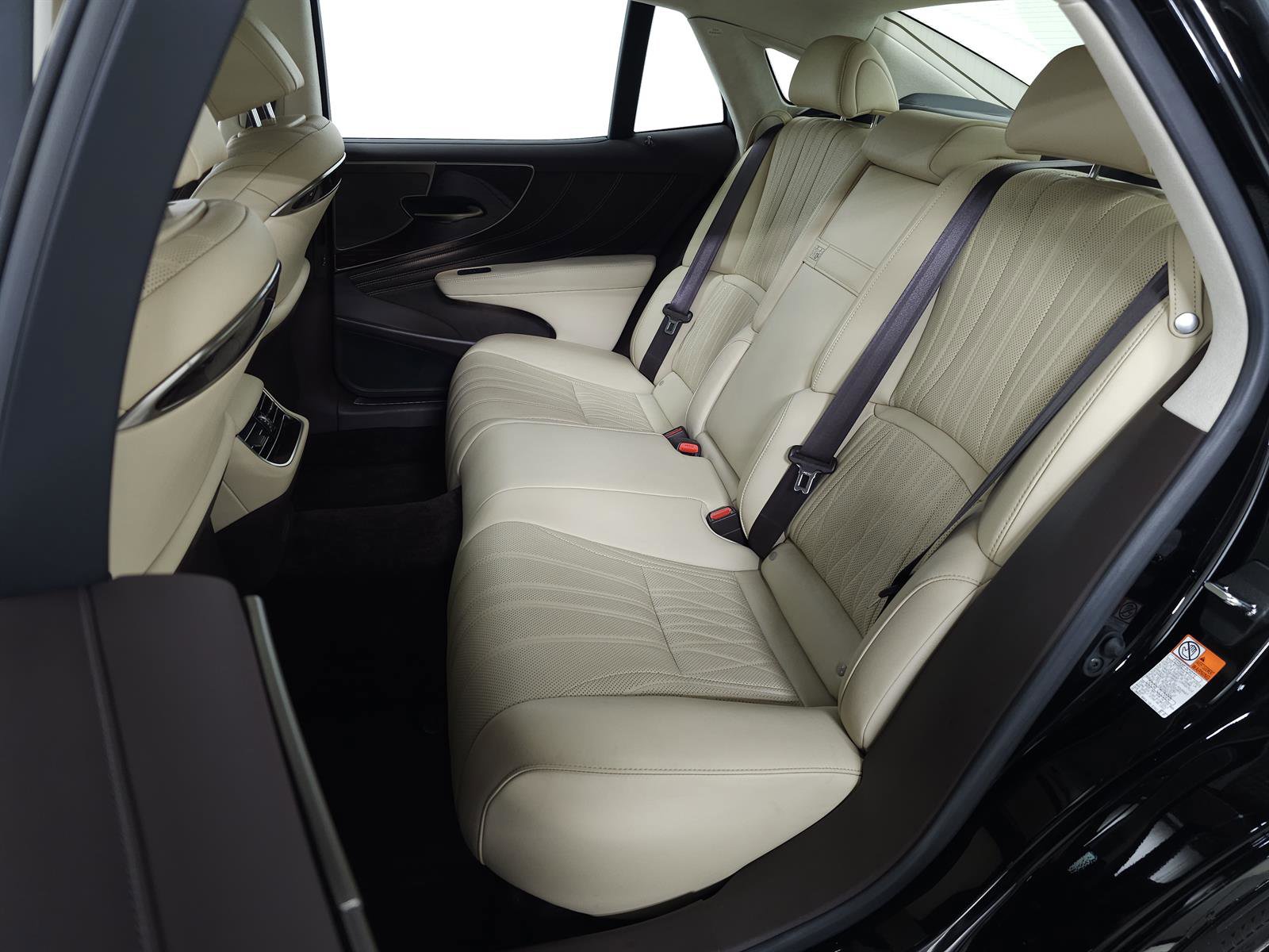 Used 2020 Lexus LS 500 AWD image 32