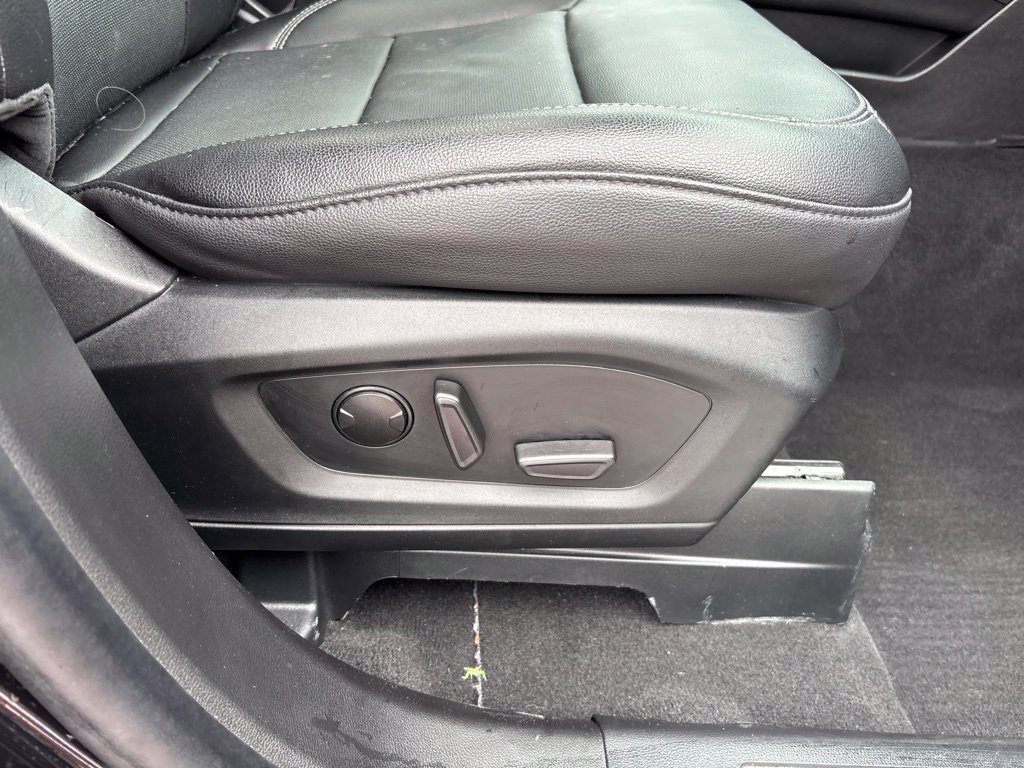 Used 2023 Ford Explorer Limited w/ Limited Technology Package AWD/4WD image 29