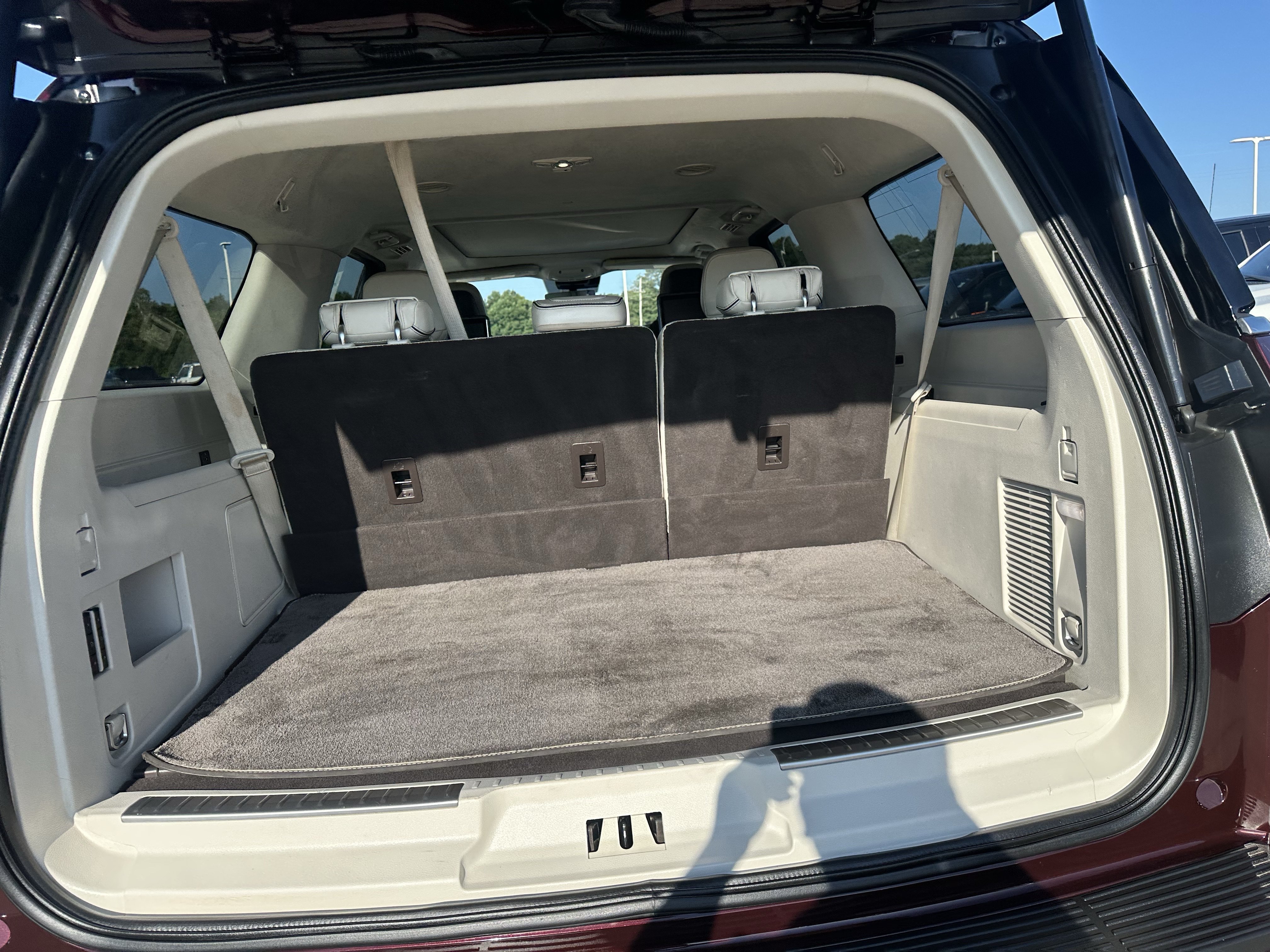 Used 2021 Lincoln Navigator L Black Label w/ Cargo Convenience Package AWD/4WD image 15