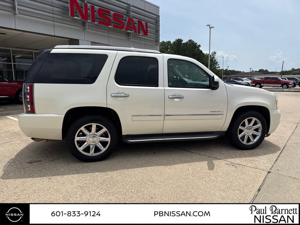 Used 2014 GMC Yukon Denali RWD image 9