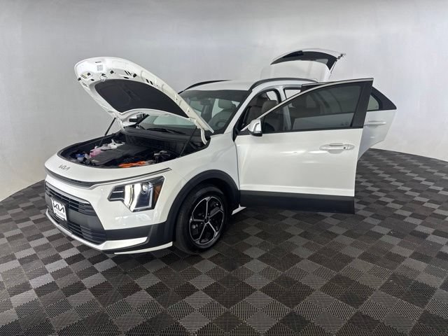 Certified 2025 Kia Niro EX FWD image 12
