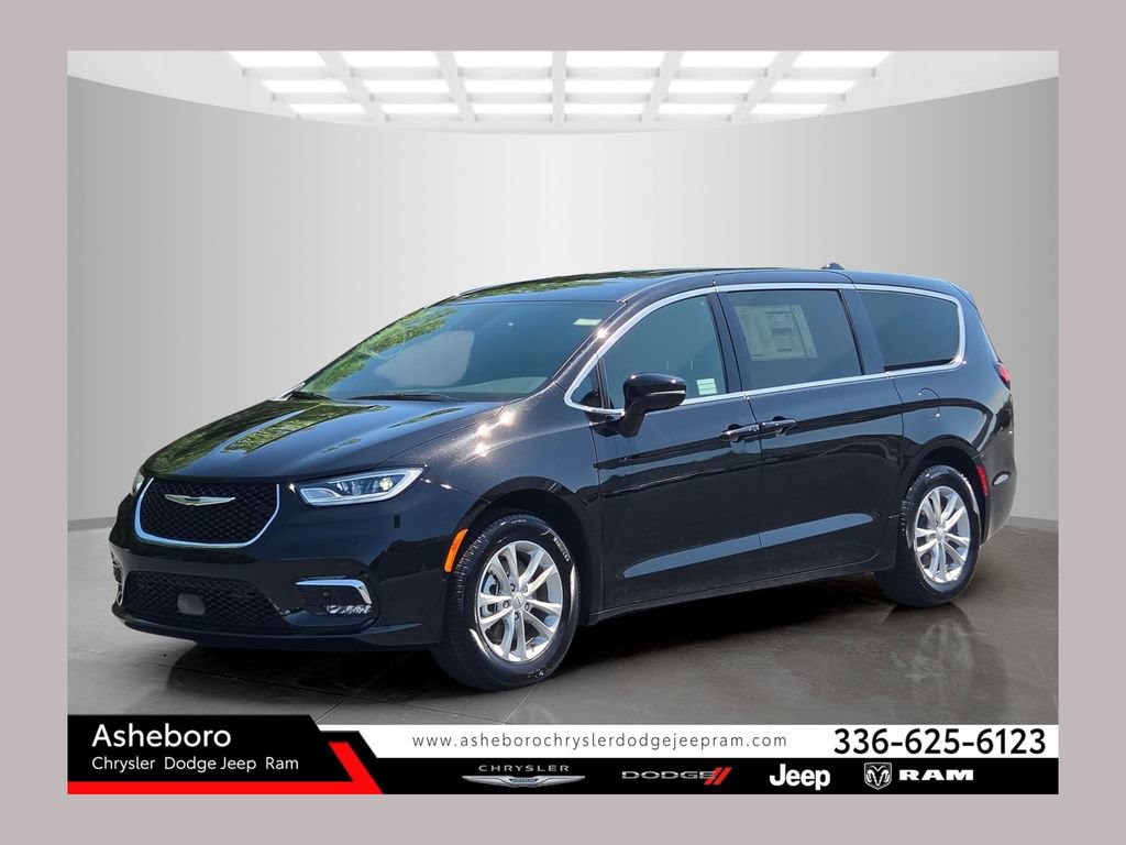 New 2026 Chrysler Pacifica Select