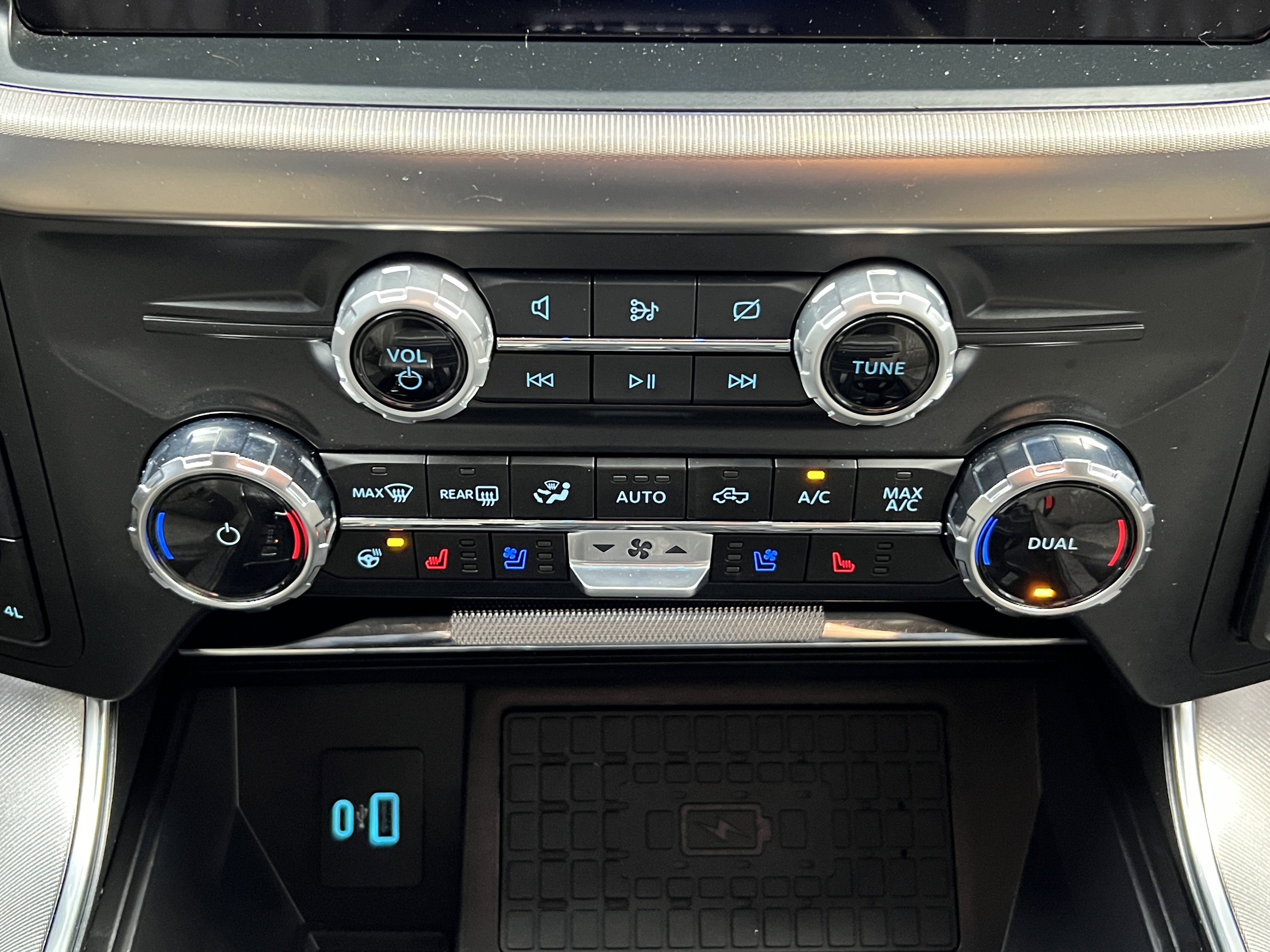 Used 2024 Ford F150 Platinum w/ Equipment Group 703A Plus image 28