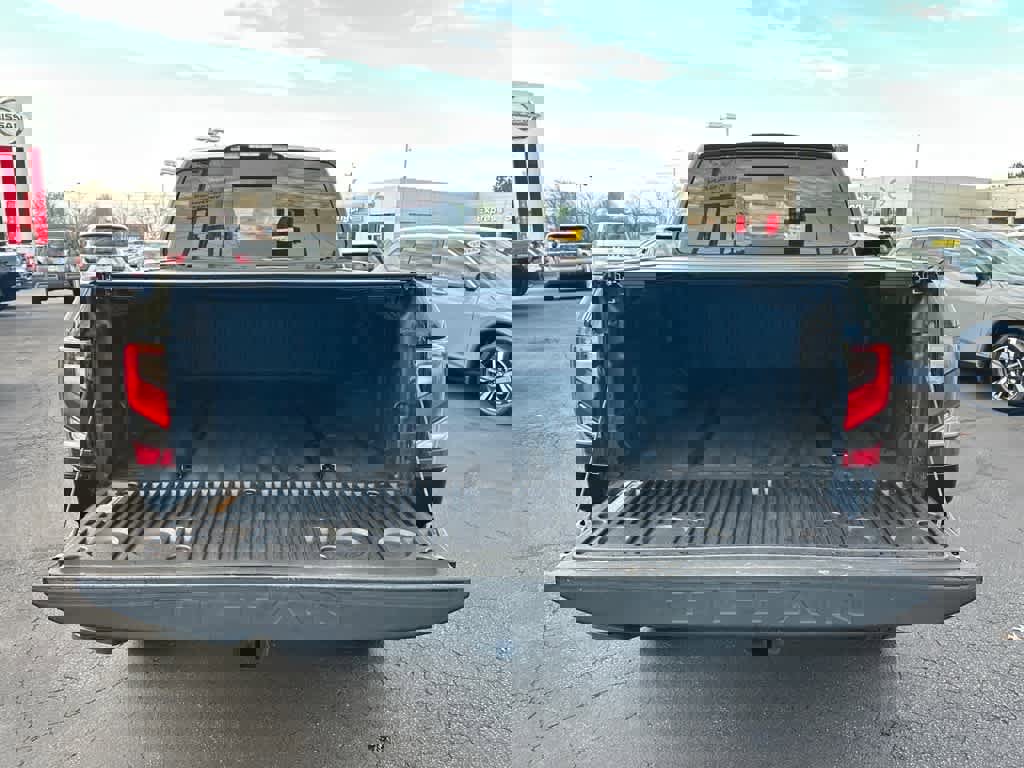 Used 2021 Nissan Titan Platinum Reserve w/ Moonroof Package image 30