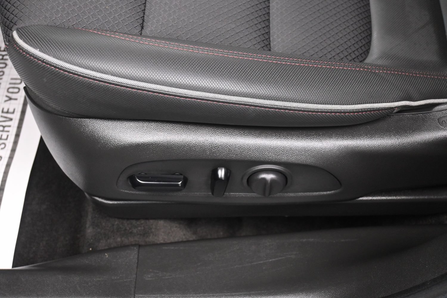 Used 2023 Chevrolet TrailBlazer RS AWD/4WD image 16