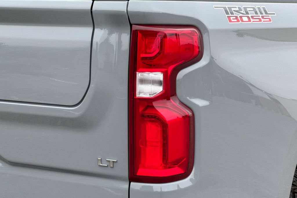 Used 2024 Chevrolet Silverado 1500 LT Trail Boss w/ LT Trail Boss Premium Package AWD/4WD image 34