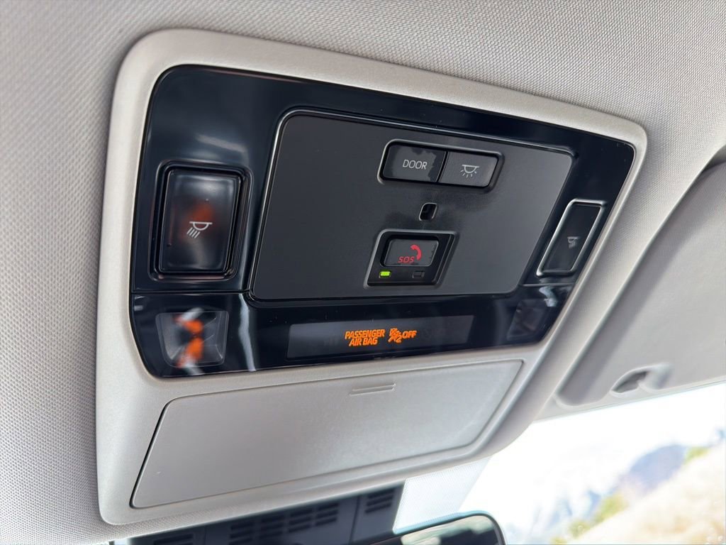 Used 2025 Toyota Grand Highlander AWD image 24