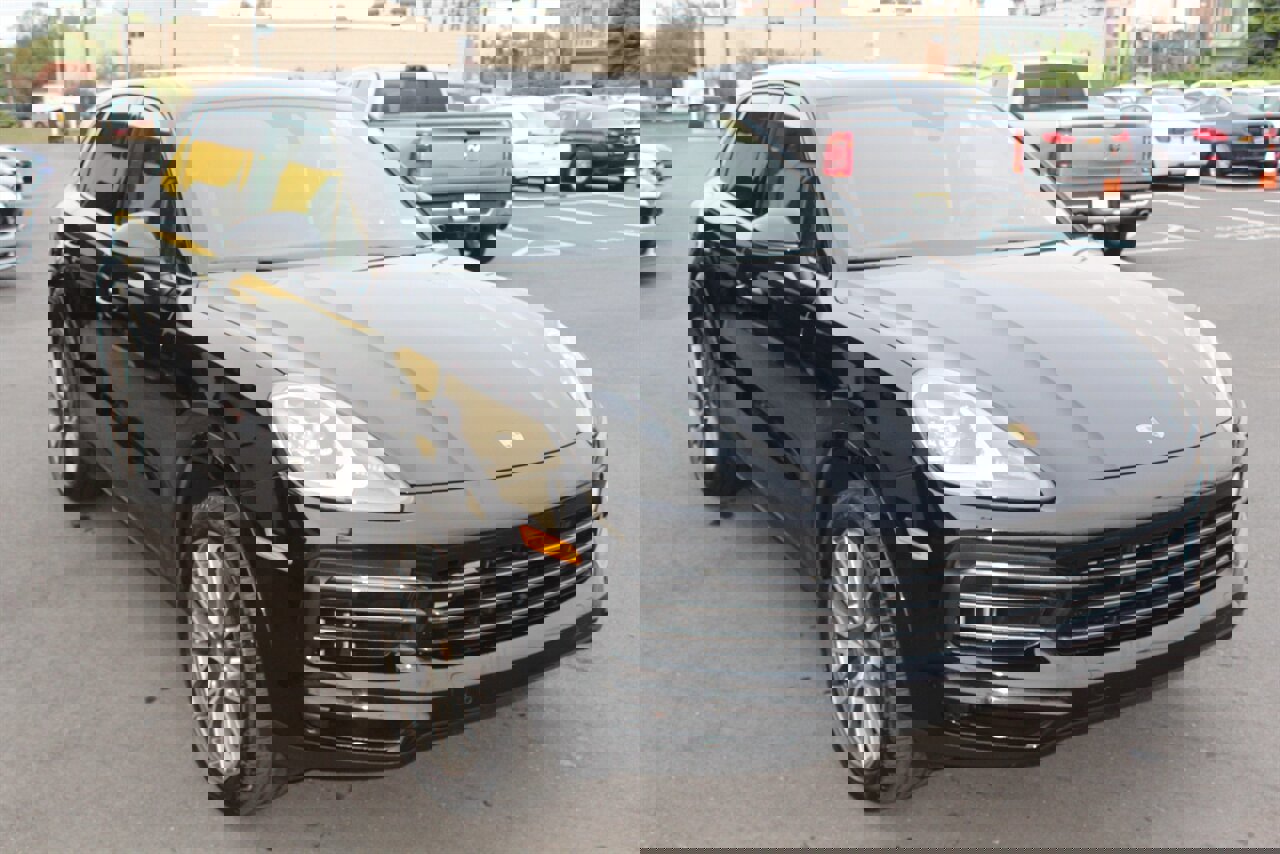 Used 2022 Porsche Cayenne Platinum Edition AWD/4WD image 4