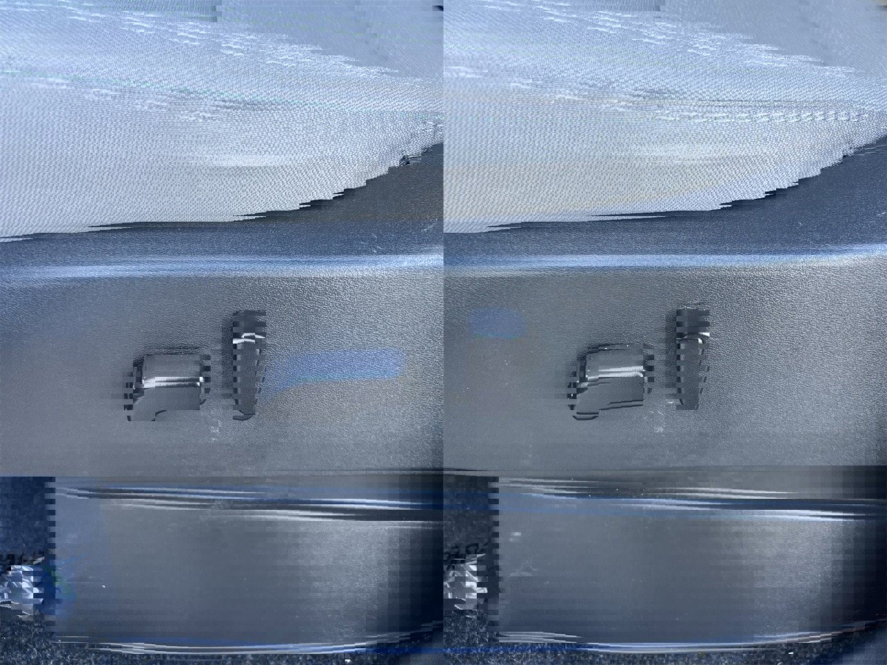 Used 2023 Nissan Frontier SV w/ SV Convenience Package image 23