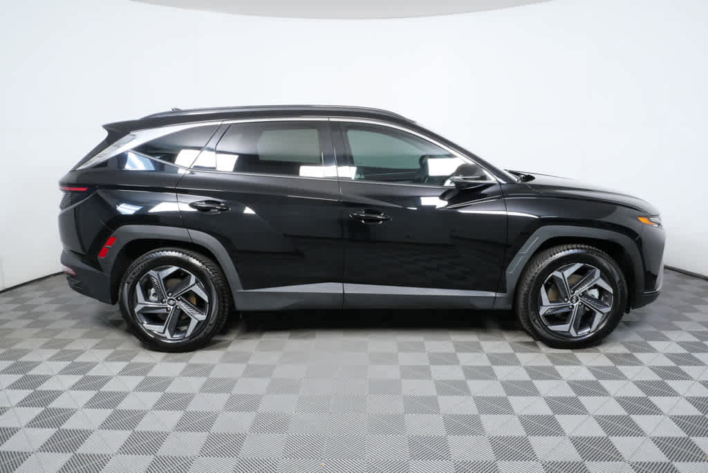 Used 2023 Hyundai Tucson Limited w/ Cargo Package AWD/4WD image 2