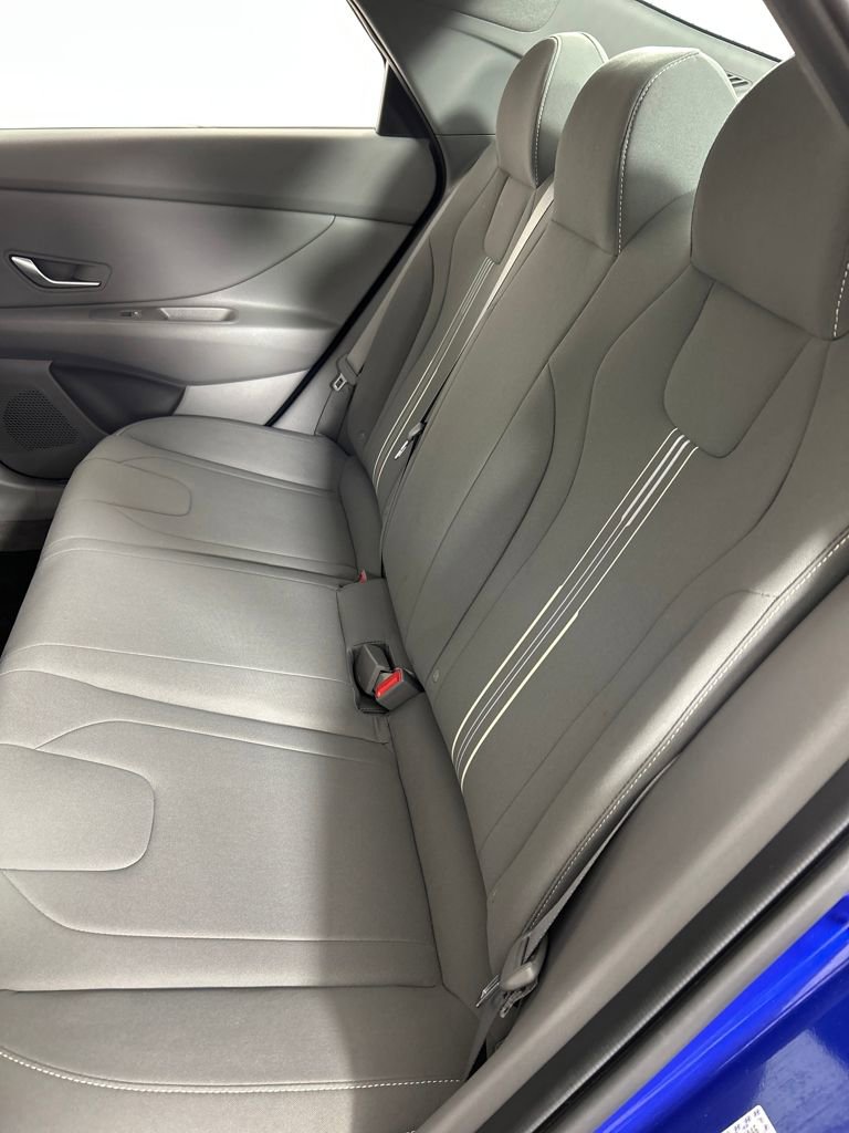 Used 2023 Hyundai Elantra SEL w/ Convenience Package image 17