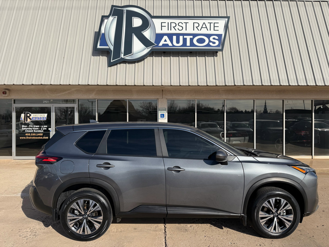 Used 2023 Nissan Rogue SV image 9