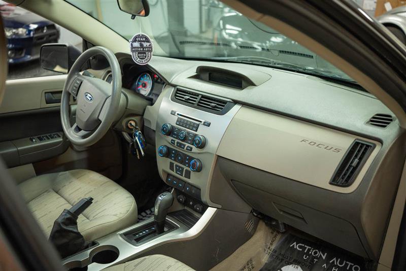 Used 2011 Ford Focus SE image 13