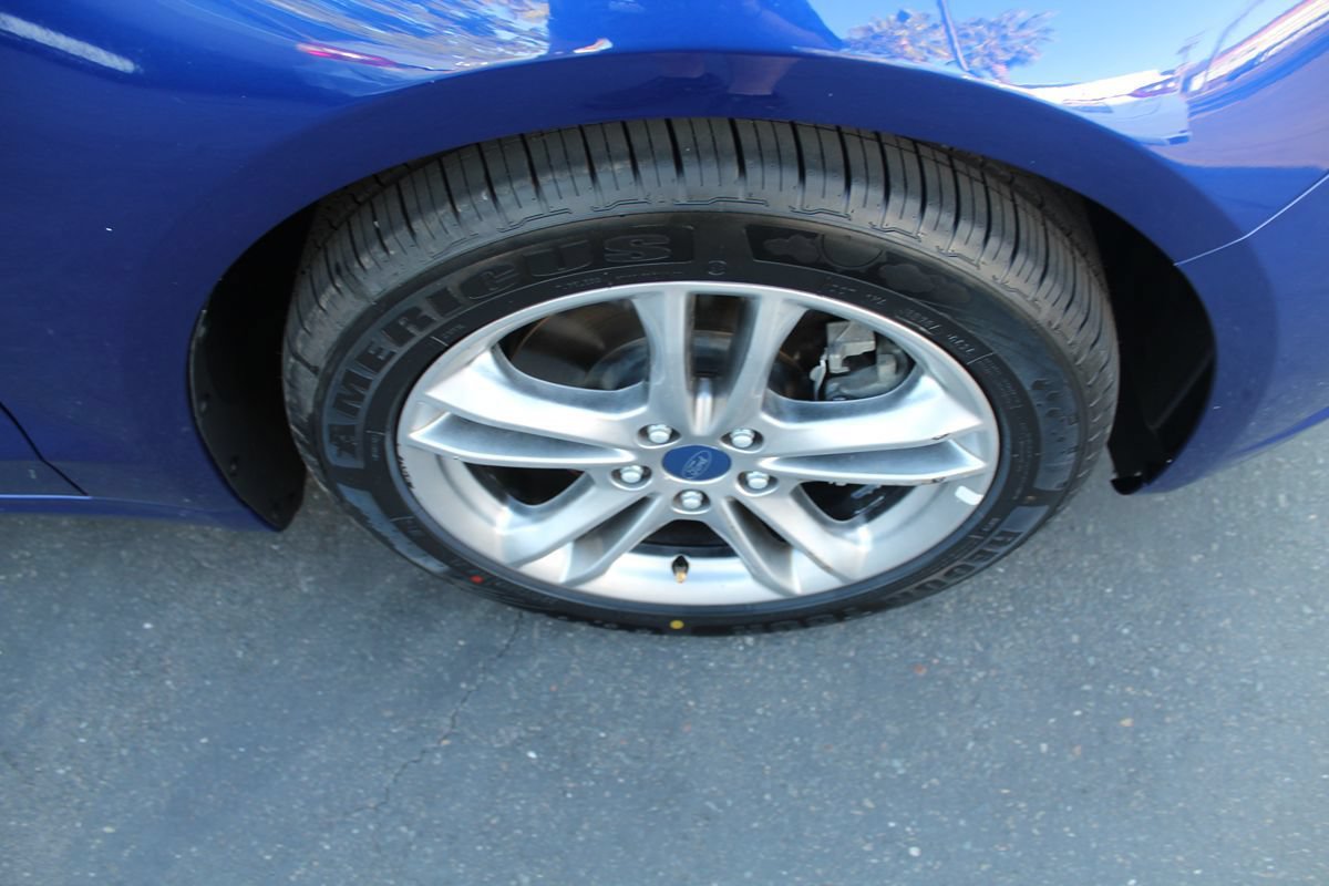 Used 2016 Ford Fusion Energi Titanium FWD image 11