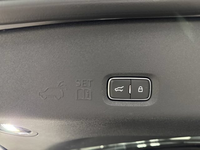 Used 2025 Lincoln Navigator Reserve AWD/4WD image 24