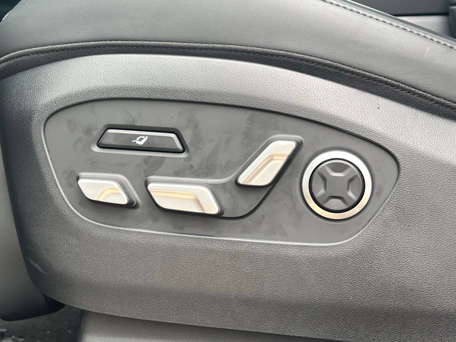 New 2026 Hyundai Ioniq 9 Limited image 32