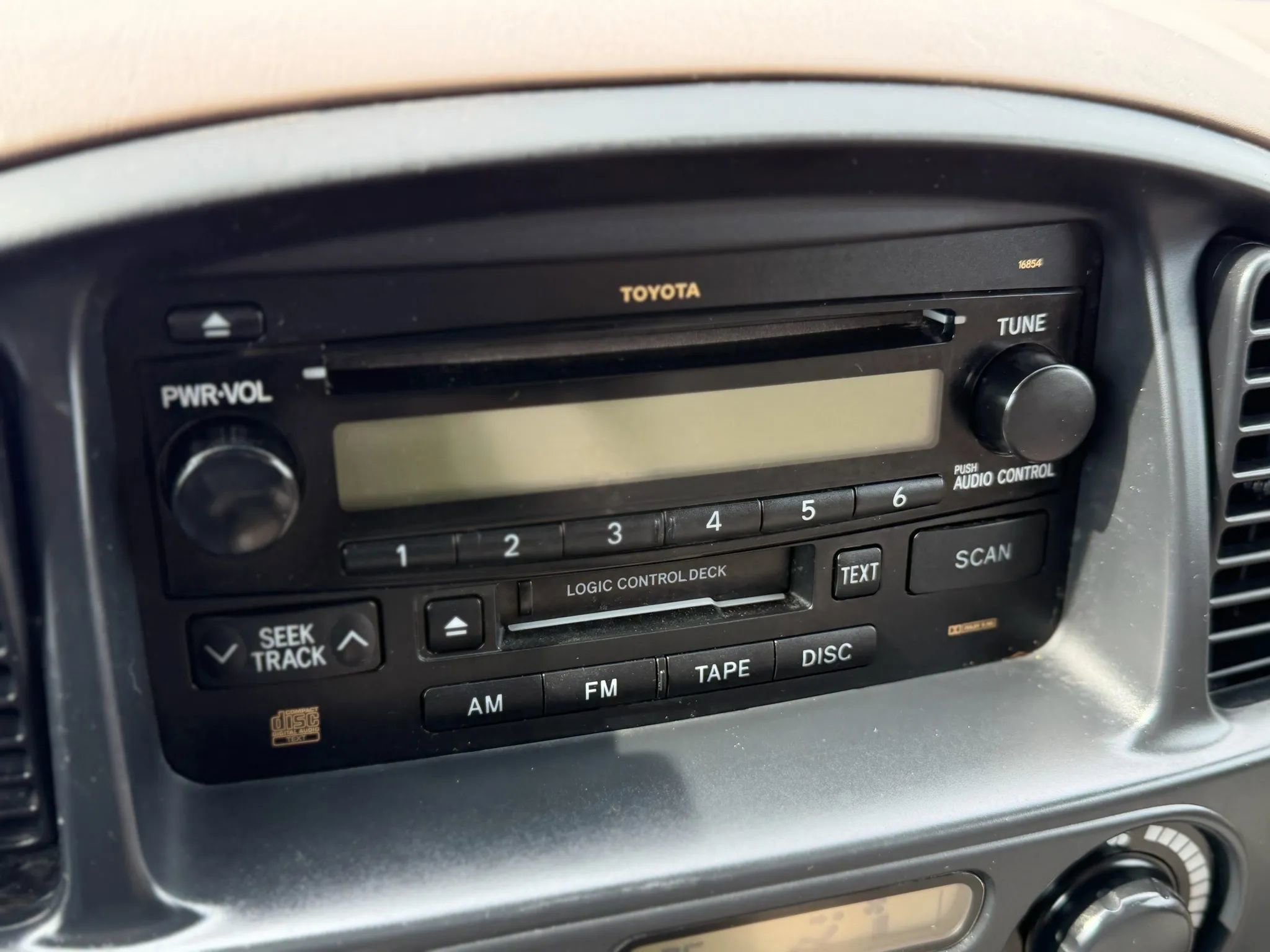 Used 2004 Toyota Sequoia SR5 image 22