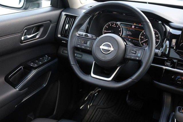 Used 2025 Nissan Pathfinder SL w/ SL Premium Package FWD image 28