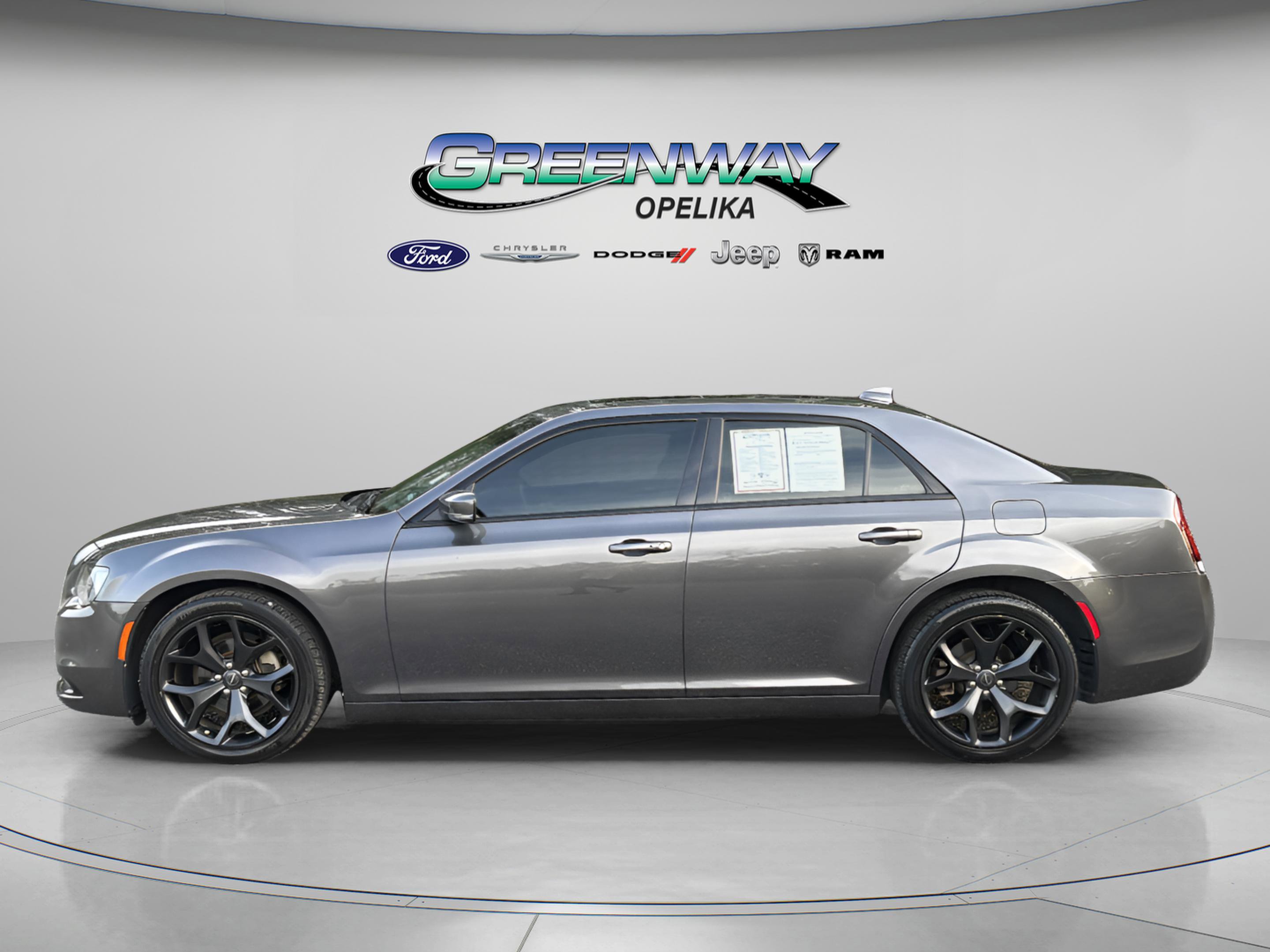 Used 2023 Chrysler 300 S image 4