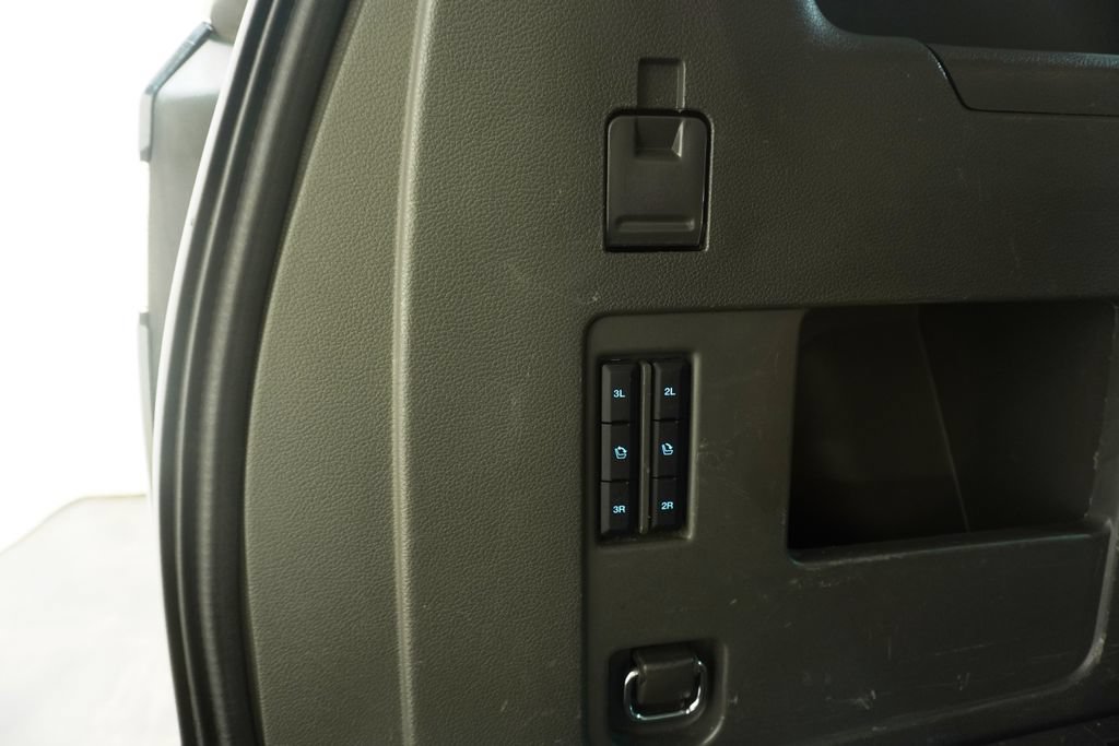 Used 2018 Ford Expedition Max Limited w/ Equipment Group 301A AWD/4WD image 9