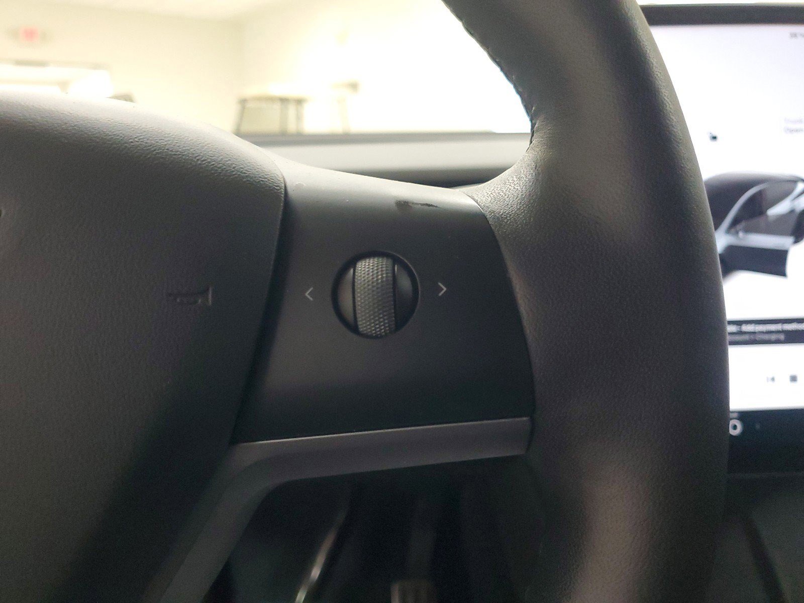 Used 2022 Tesla Model Y Long Range image 24