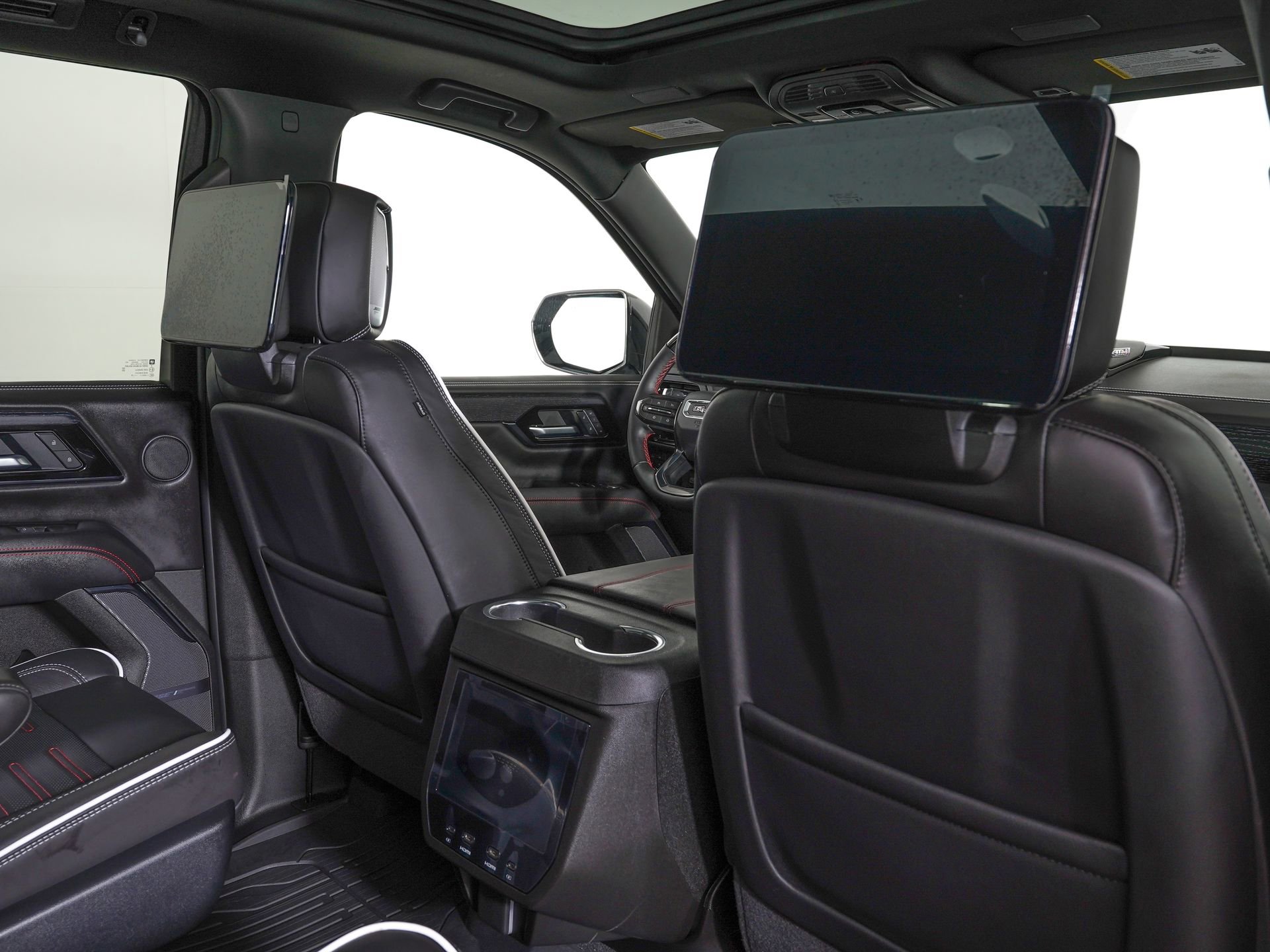 Used 2026 GMC Yukon AT4 Ultimate AWD/4WD image 11