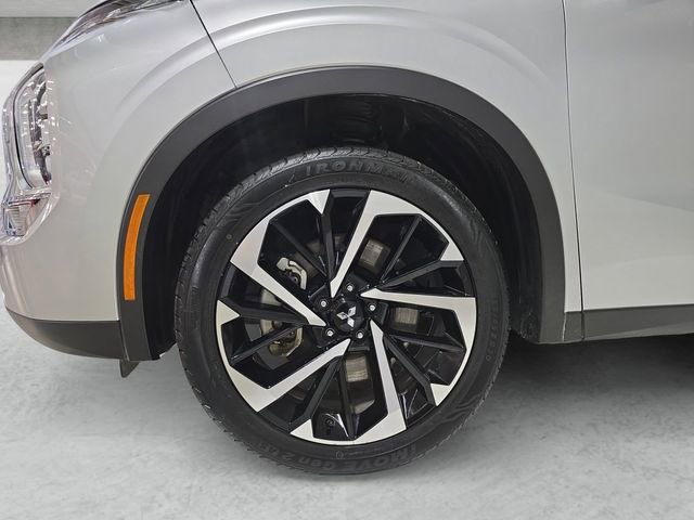 Used 2024 Mitsubishi Outlander SE image 23