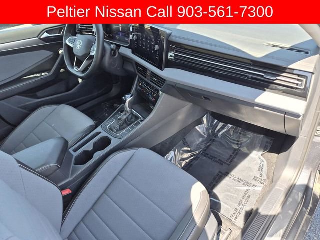 Used 2025 Volkswagen Jetta SE image 11