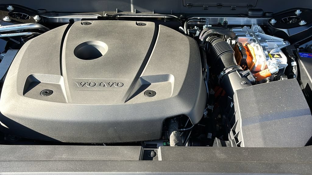 New 2026 Volvo XC90 T8 Plus AWD/4WD image 31