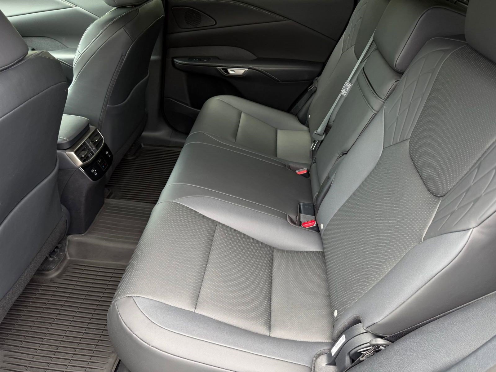 Used 2024 Lexus RX 350 Premium w/ Accessory Package (Z1) AWD/4WD image 23