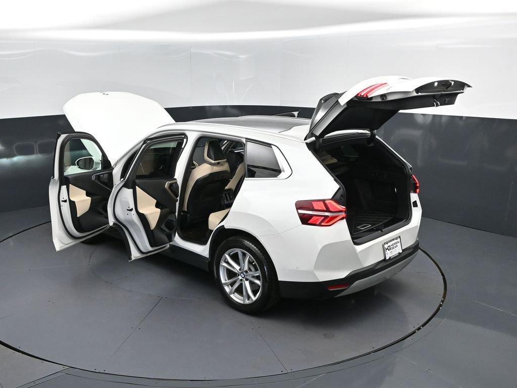 Certified 2025 BMW X3 xDrive30i image 2