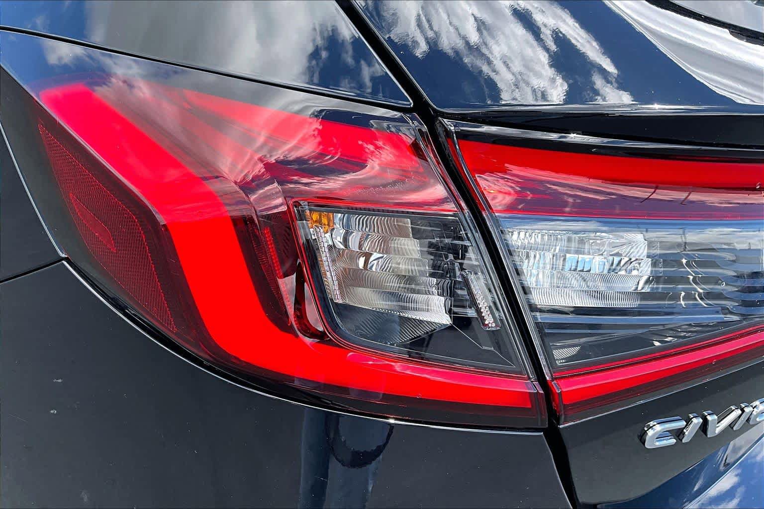 Used 2023 Honda Civic Sport image 28