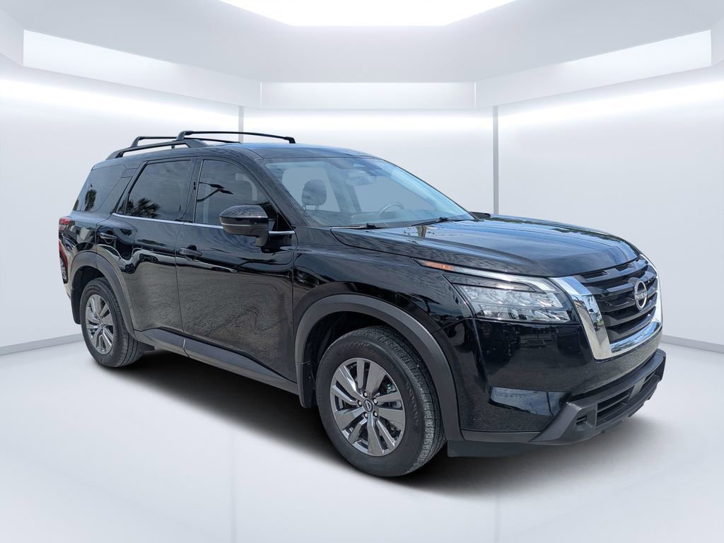 Used 2024 Nissan Pathfinder SV FWD image 1