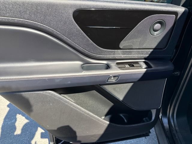 Used 2020 Lincoln Aviator Reserve w/ Equipment Group 201A image 18