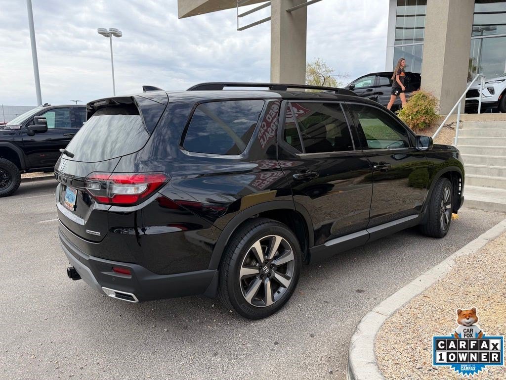 Used 2024 Honda Pilot Touring image 3