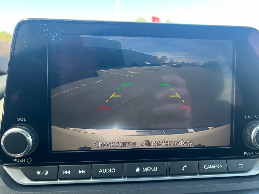 Used 2023 Nissan Rogue SV image 18