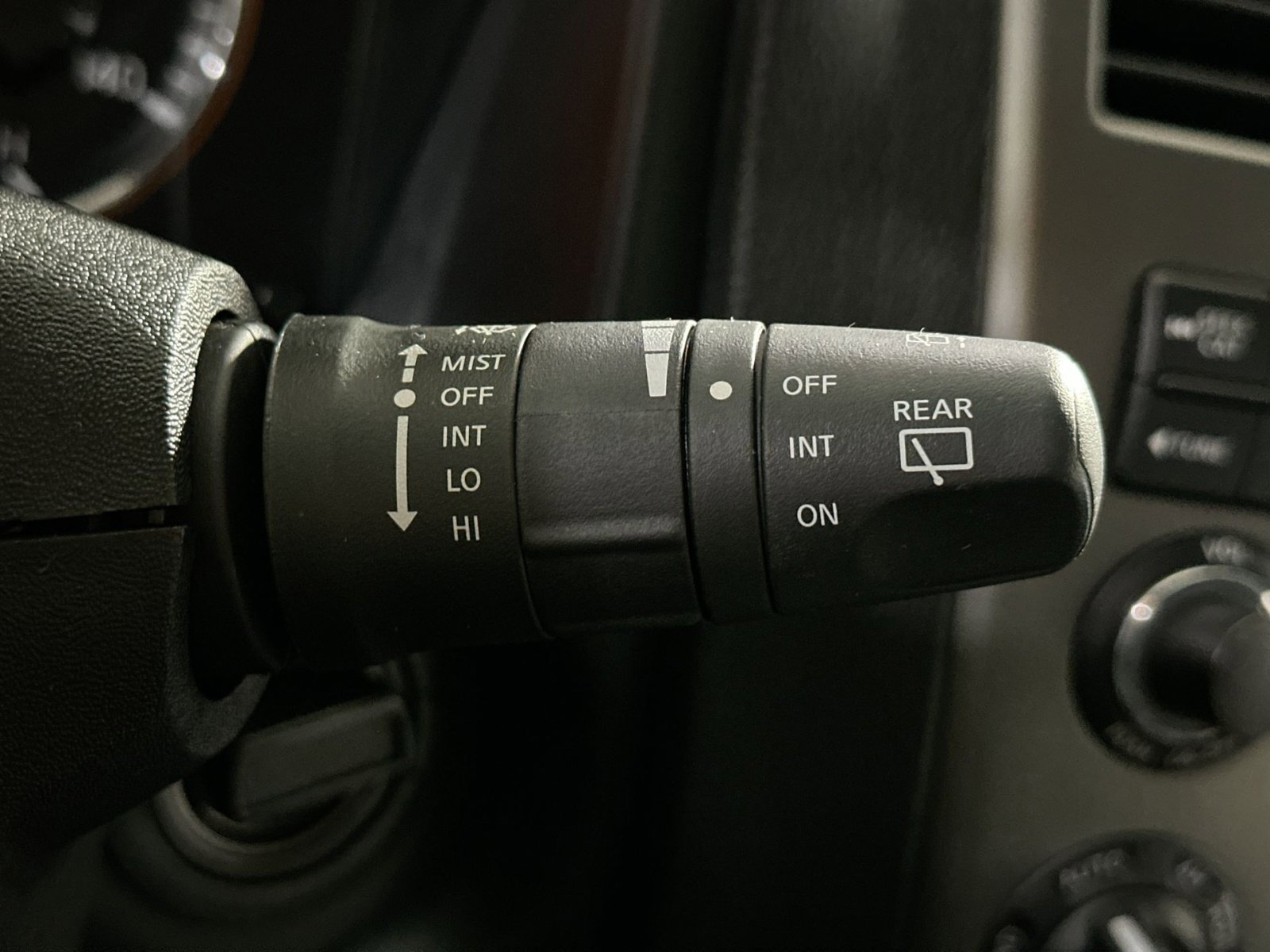 Used 2015 Nissan Armada Platinum image 31