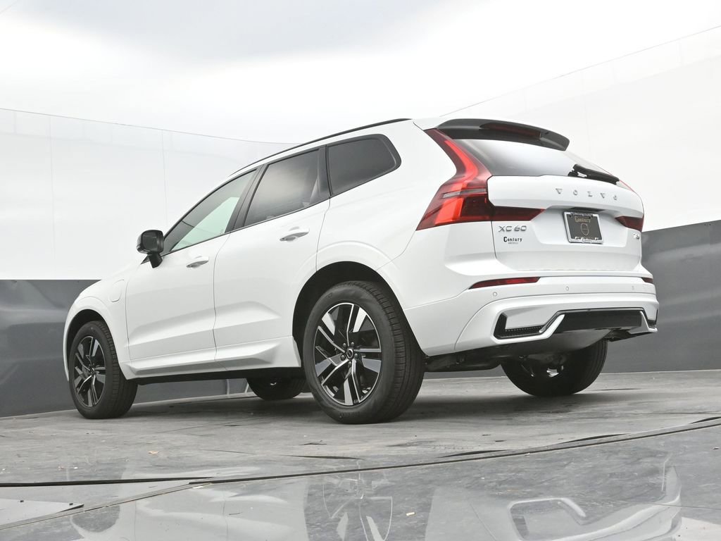 New 2026 Volvo XC60 T8 Core w/ Climate Package image 34