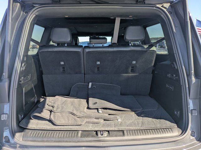 Used 2022 Jeep Wagoneer Series III w/ Premium Group I AWD/4WD image 11