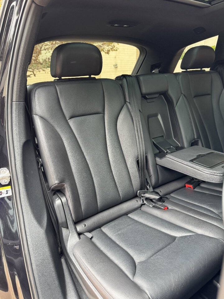 Used 2017 Audi Q7 3.0T Premium Plus AWD/4WD image 12