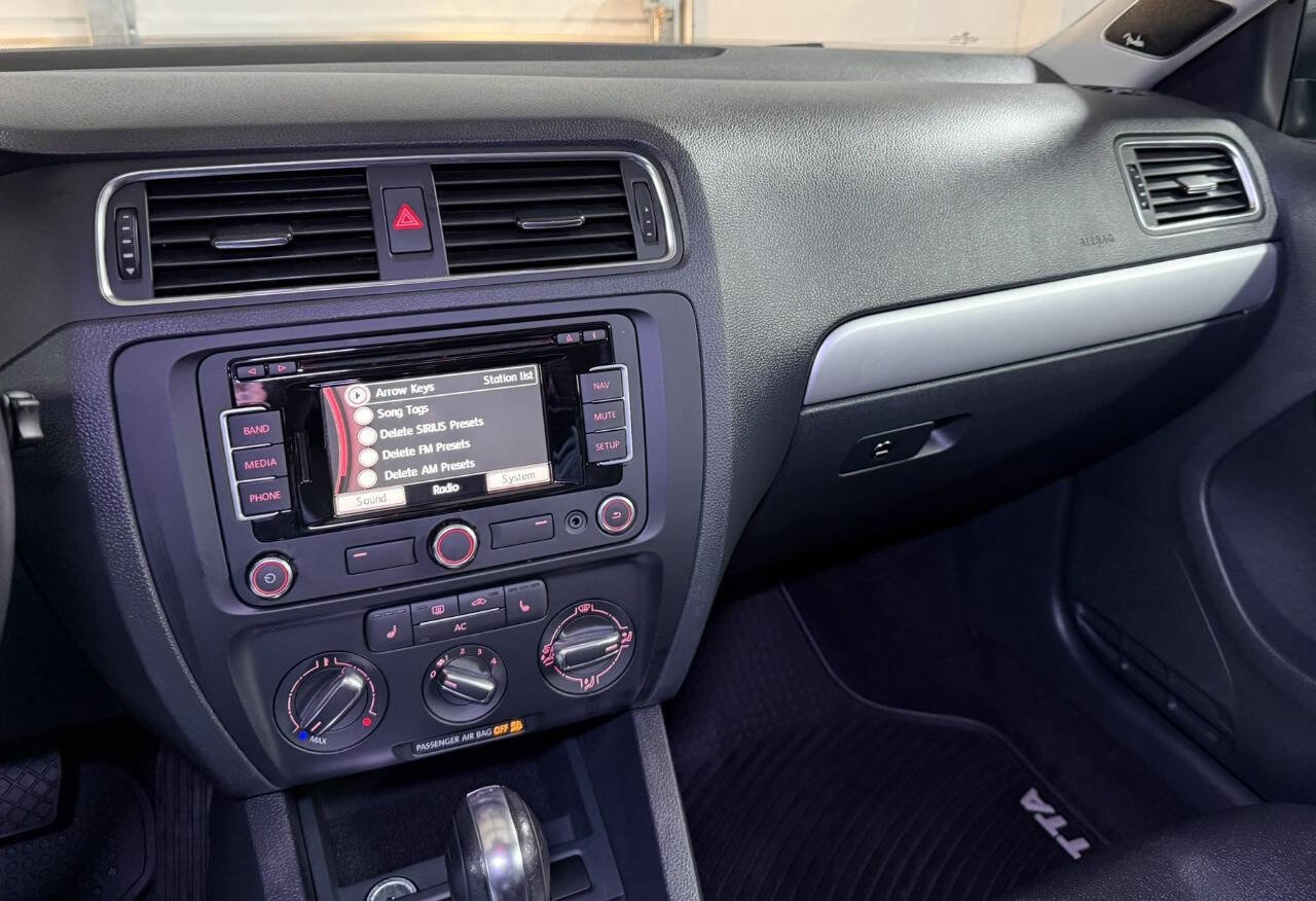 Used 2012 Volkswagen Jetta SEL image 14