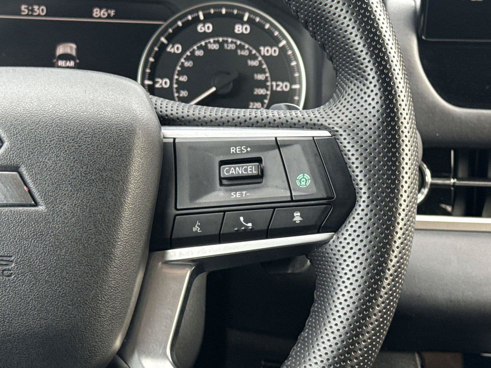 Used 2025 Mitsubishi Outlander SE AWD/4WD image 25
