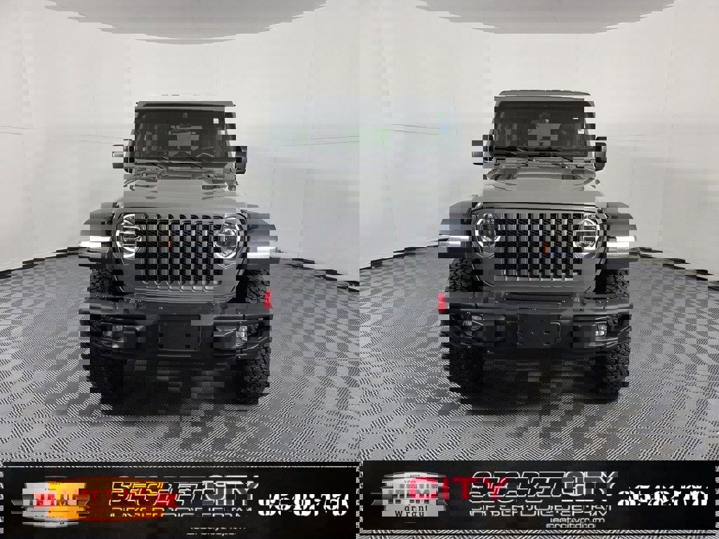 Used 2022 Jeep Wrangler Unlimited Rubicon w/ Dual Top Group image 2