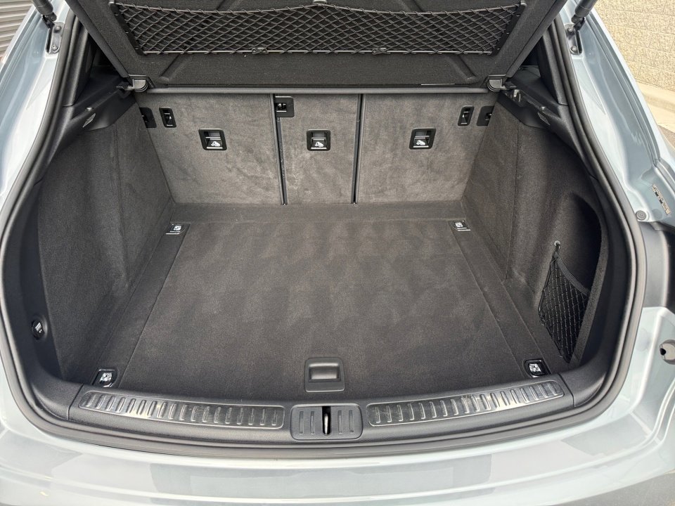 Certified 2020 Porsche Macan AWD/4WD image 17