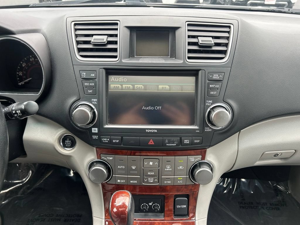 Used 2012 Toyota Highlander Limited w/ Tow Pkg AWD/4WD image 28
