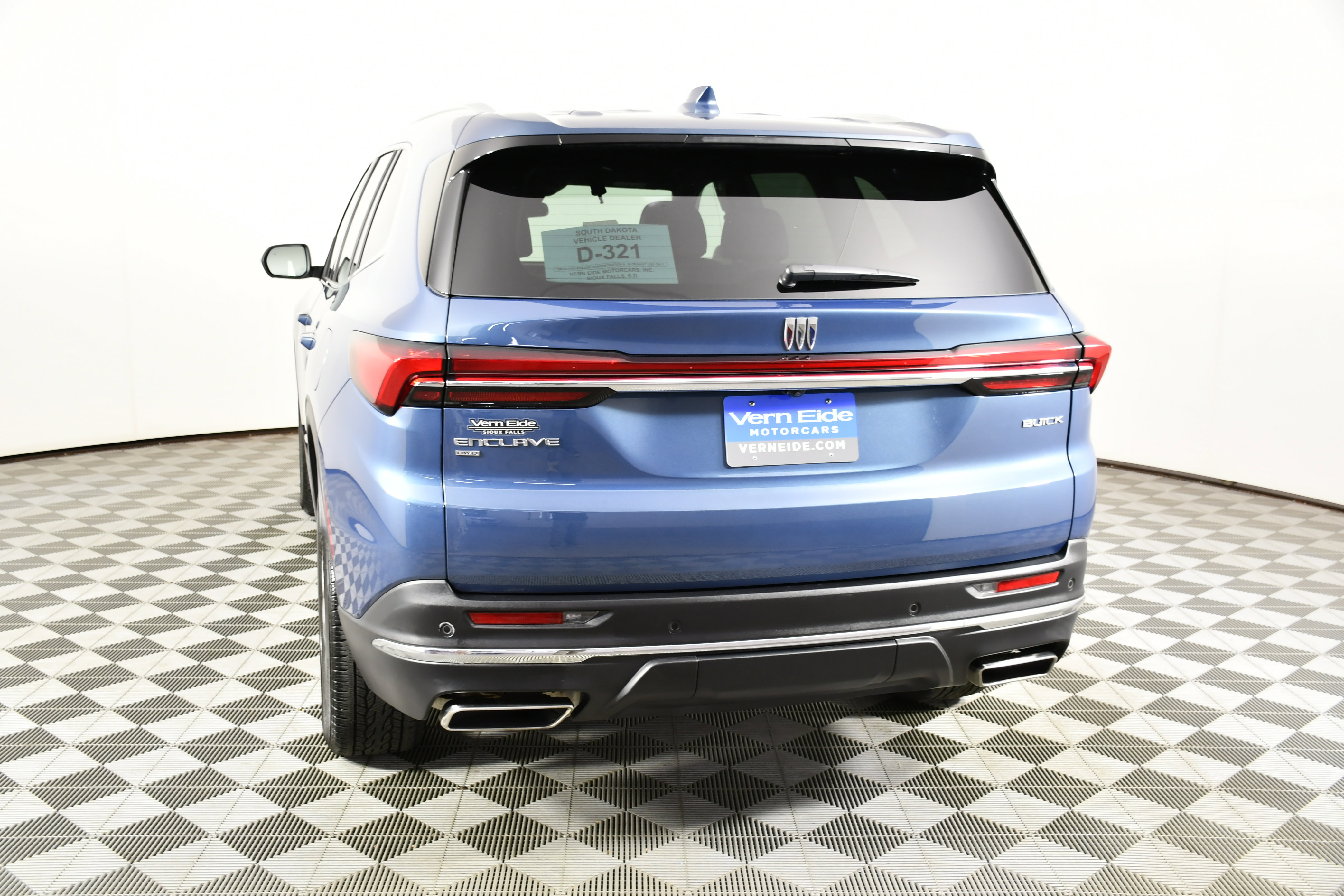 Used 2025 Buick Enclave Preferred image 7